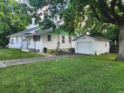 302 W 7th Street Bicknell IN 47512