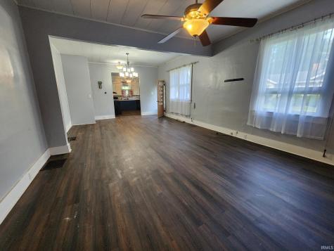 302 W 7th Street Bicknell IN 47512