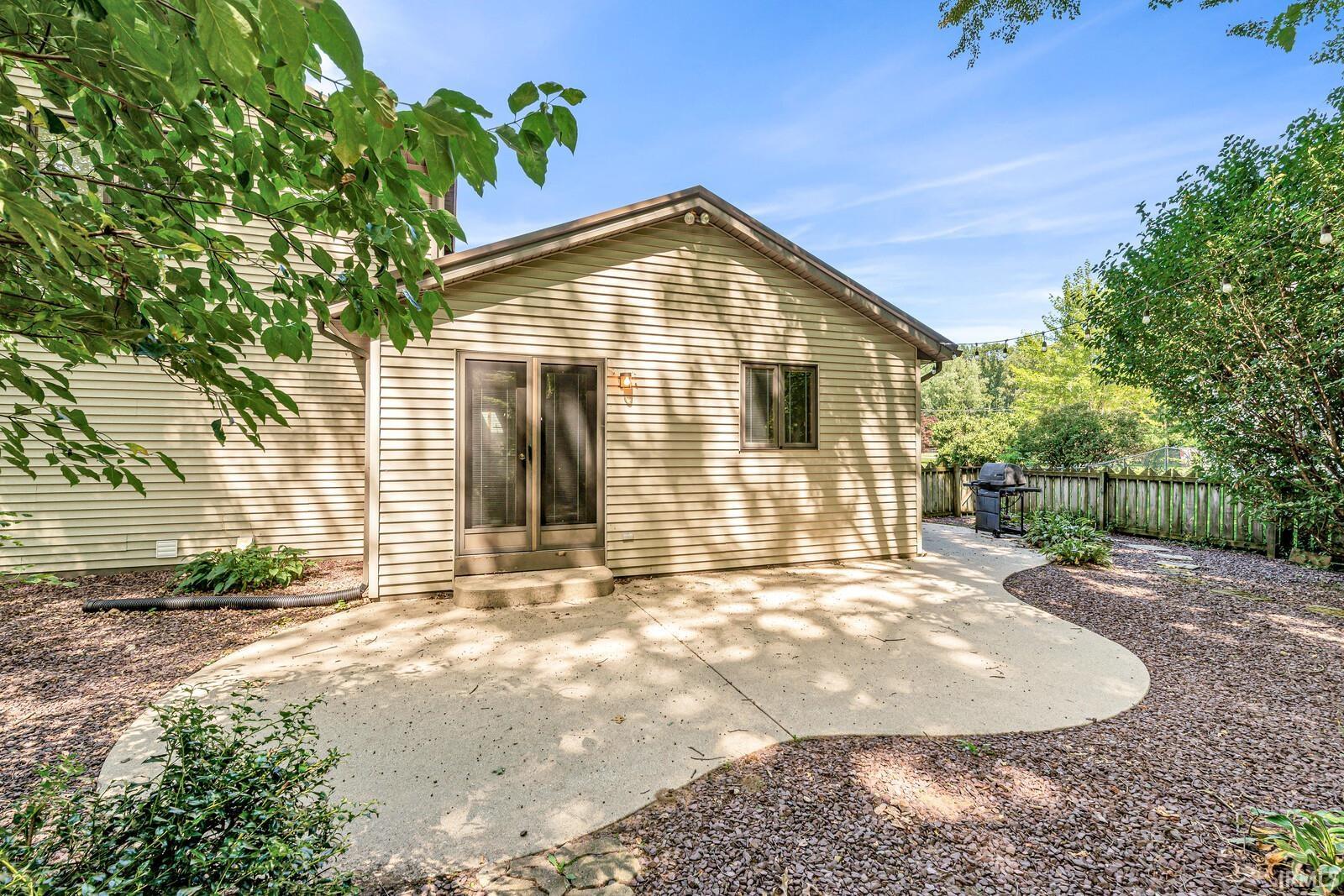 22616 Lake Shore Drive Elkhart IN 46514