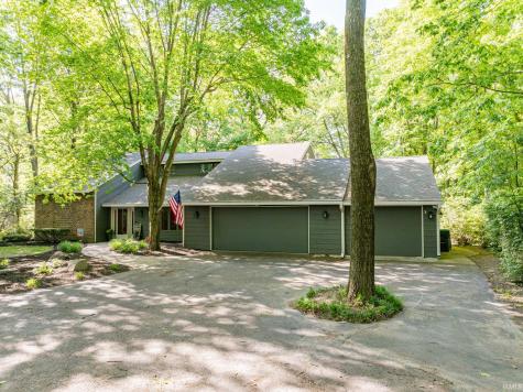 7509 W River Road Yorktown IN 47396