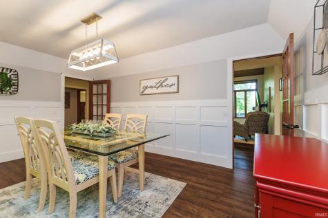 7509 W River Road Yorktown IN 47396