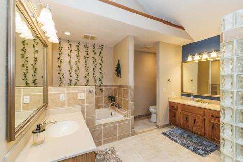 7509 W River Road Yorktown IN 47396