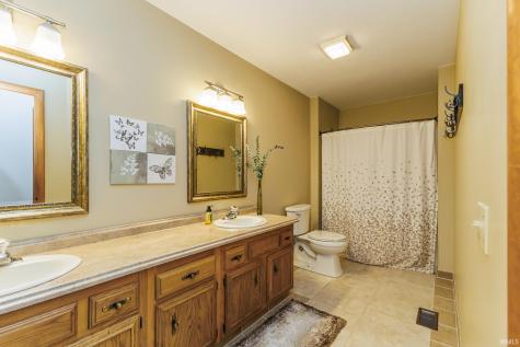 7509 W River Road Yorktown IN 47396