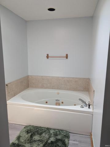 5420 Holly Oak Road Fort Wayne IN 46845
