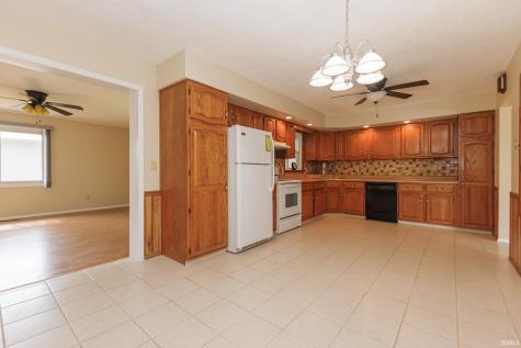 5909 E Robert Street Muncie IN 47303