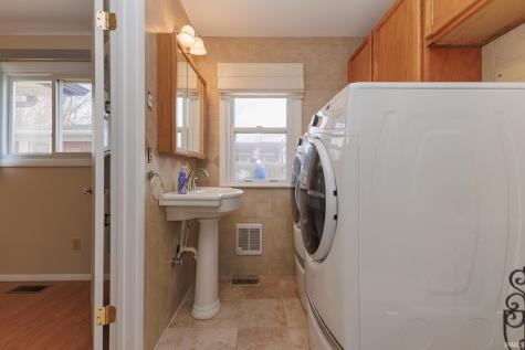5909 E Robert Street Muncie IN 47303