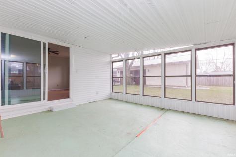 5909 E Robert Street Muncie IN 47303