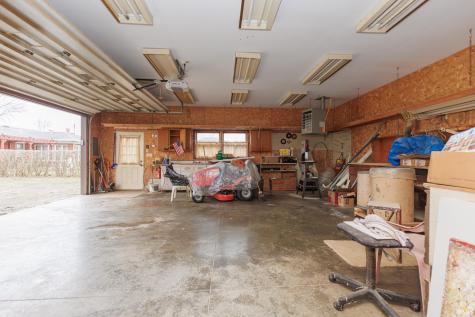 5909 E Robert Street Muncie IN 47303
