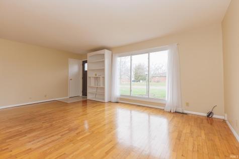 5909 E Robert Street Muncie IN 47303