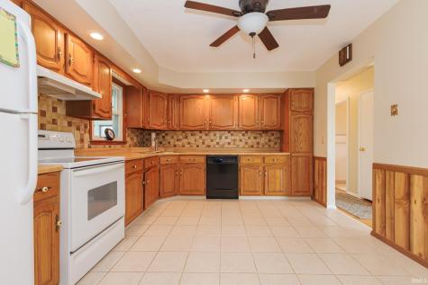 5909 E Robert Street Muncie IN 47303