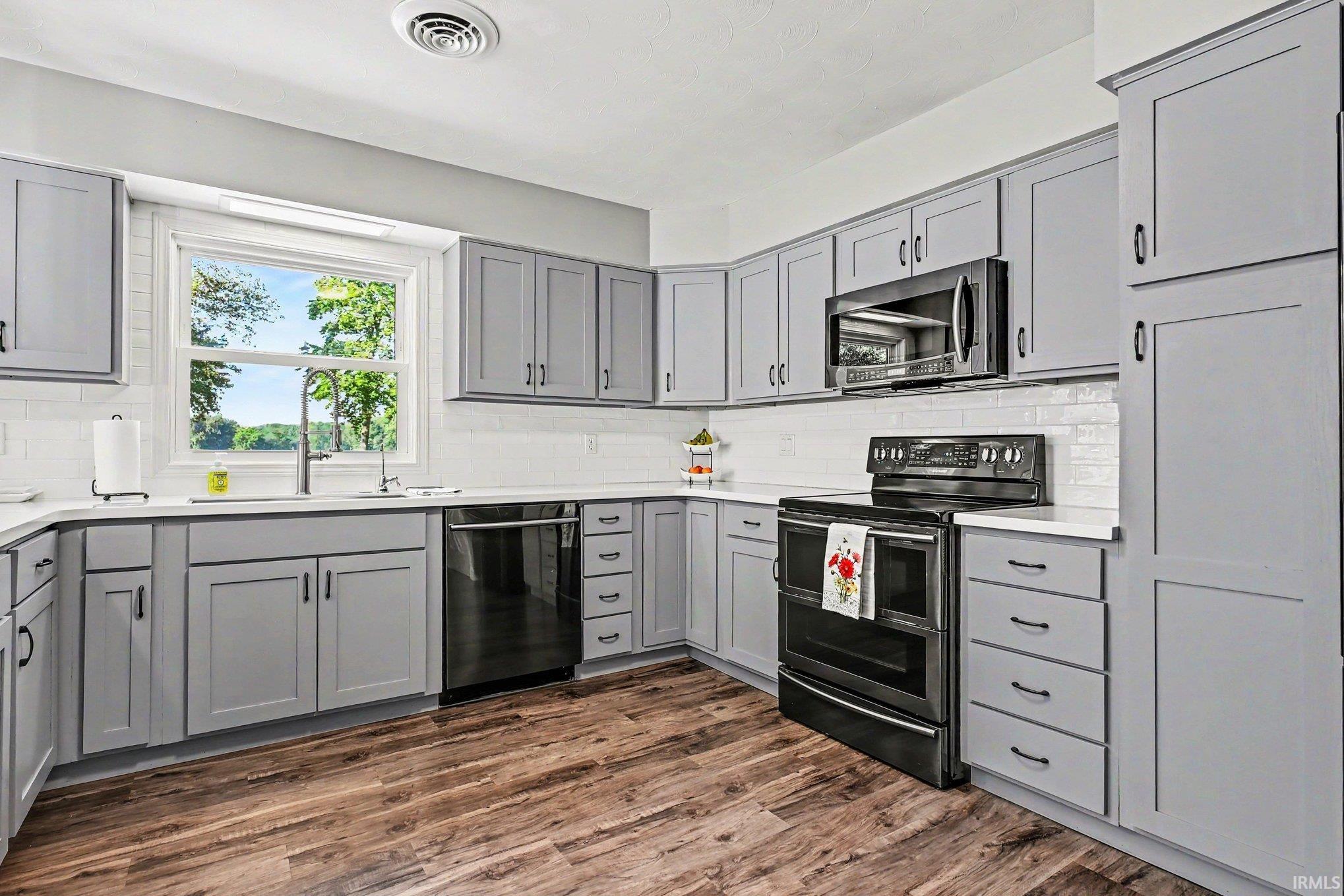 67855 Lake Trail Lakeville IN 46536