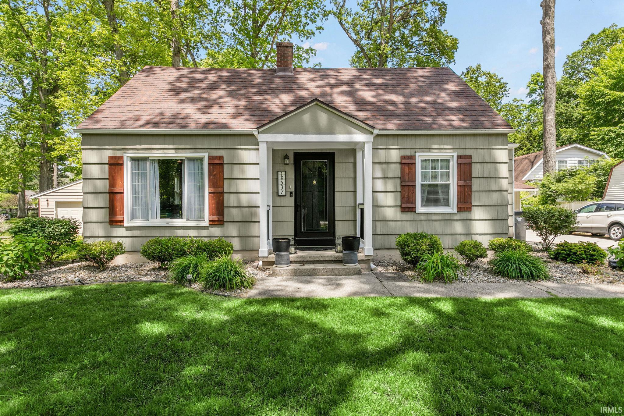 19537 Oakdale Avenue South Bend IN 46637