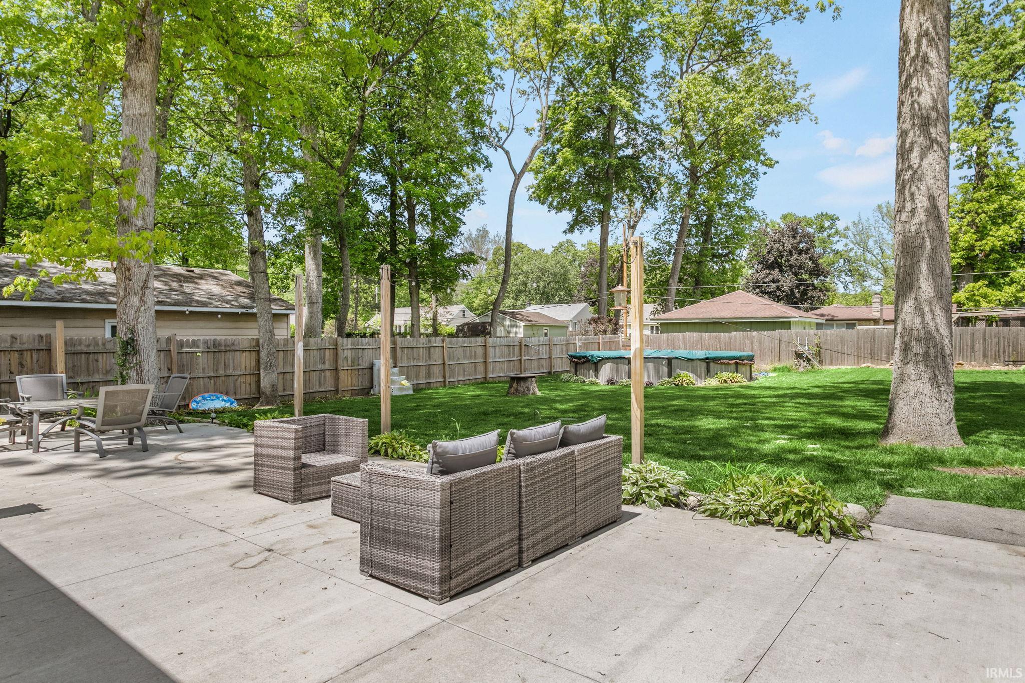 19537 Oakdale Avenue South Bend IN 46637