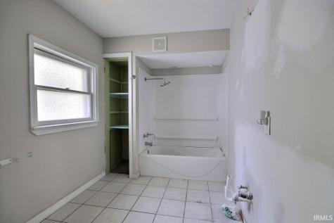 2904 Thompson Avenue Fort Wayne IN 46807