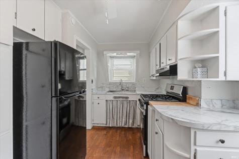 2021 Hollywood Place South Bend IN 46616