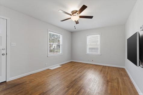 2021 Hollywood Place South Bend IN 46616