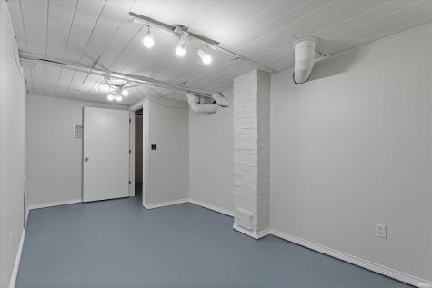2021 Hollywood Place South Bend IN 46616