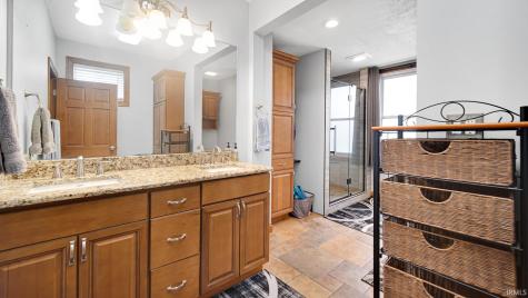 9071 N Shore Drive Bremen IN 46506