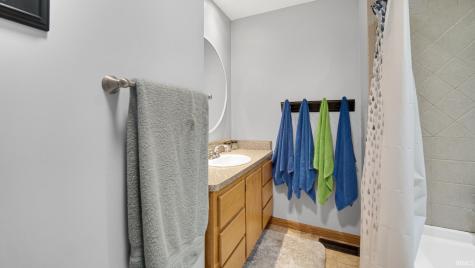 9071 N Shore Drive Bremen IN 46506