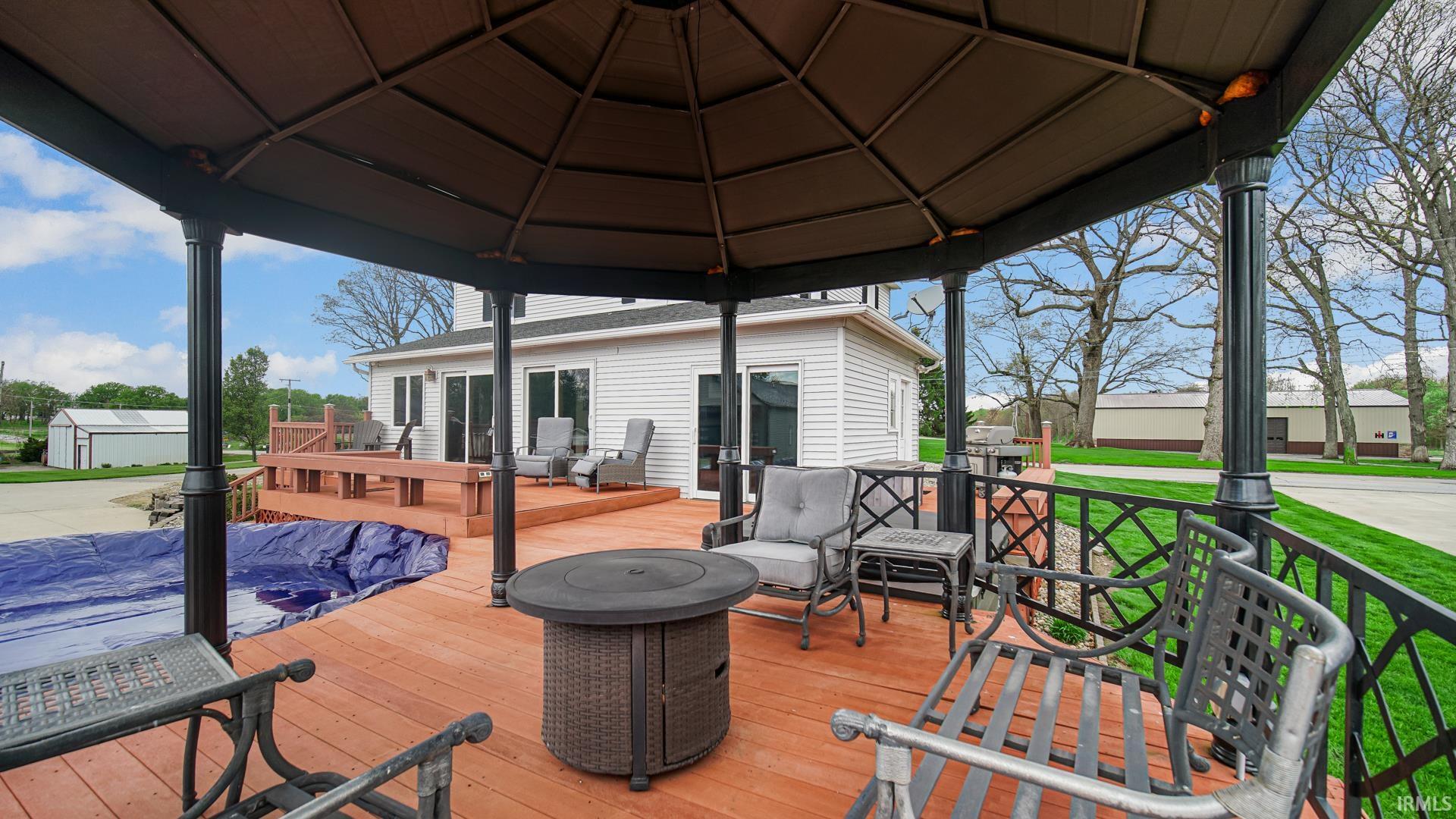 9071 N Shore Drive Bremen IN 46506