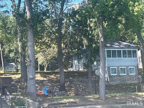 6105 S 455 E Wolcottville IN 46795