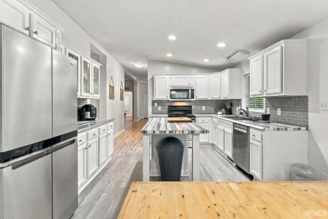 9444 N Gray Avenue Unionville IN 47468