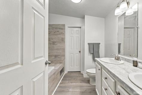 9444 N Gray Avenue Unionville IN 47468