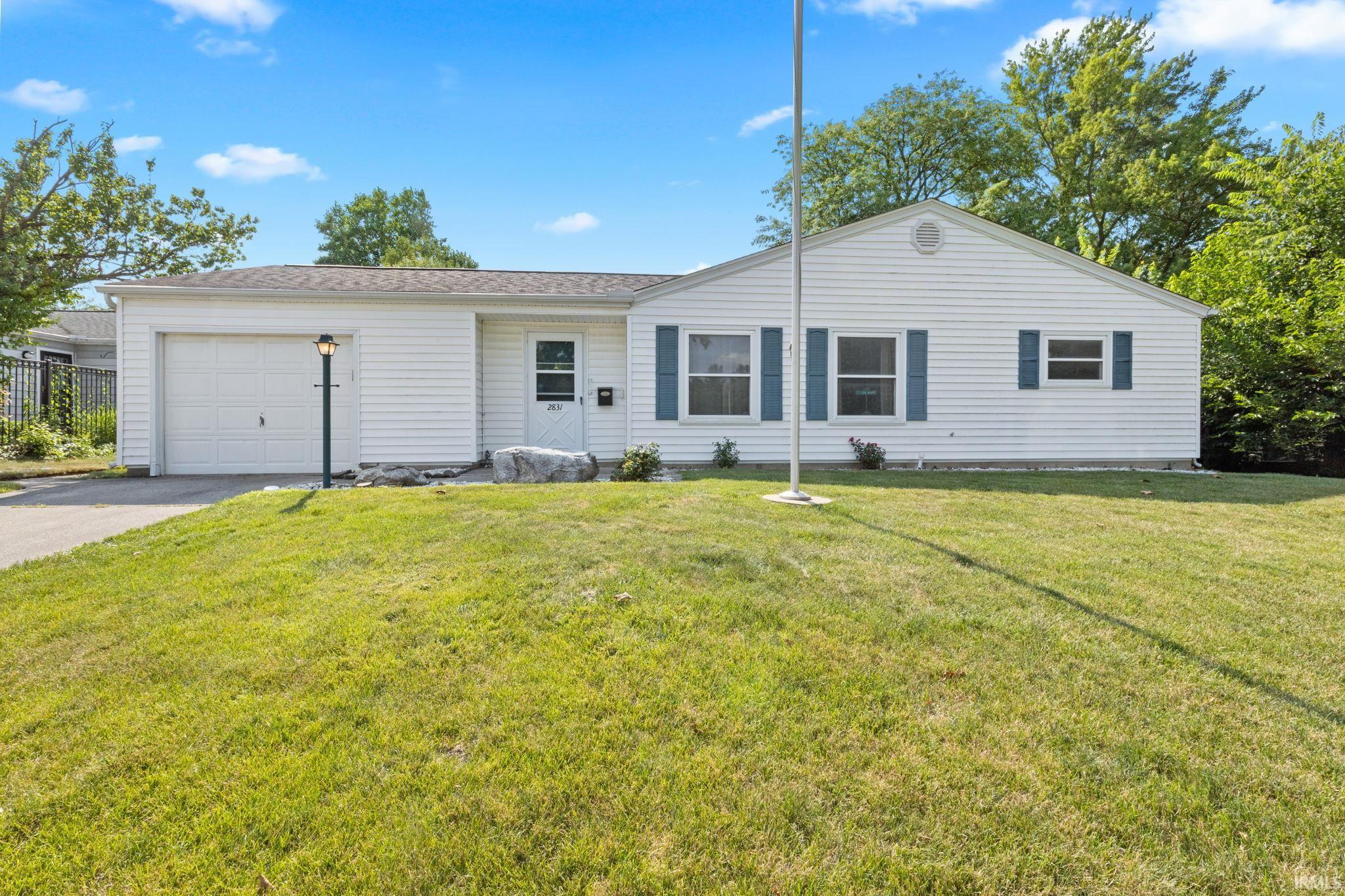 2831 Woodmont Drive South Bend IN 46614