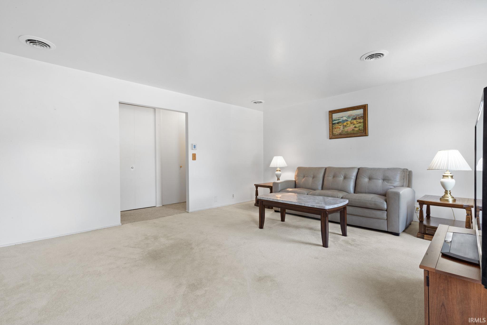 2831 Woodmont Drive South Bend IN 46614