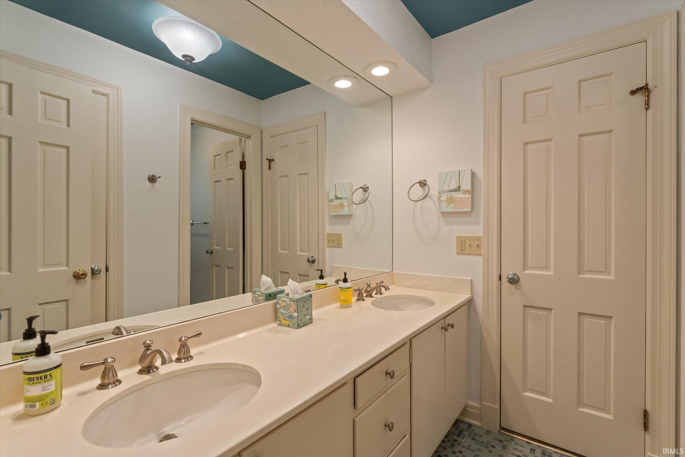 1441 Garland Circle South Bend IN 46614