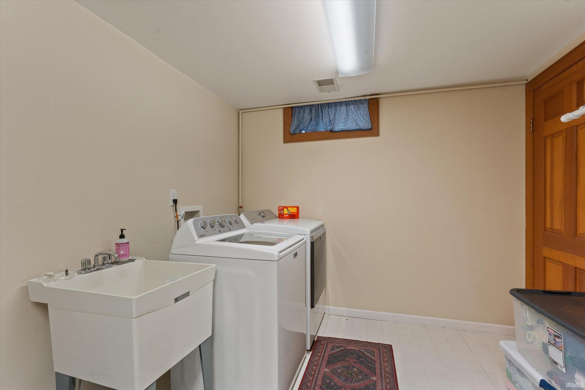 1441 Garland Circle South Bend IN 46614