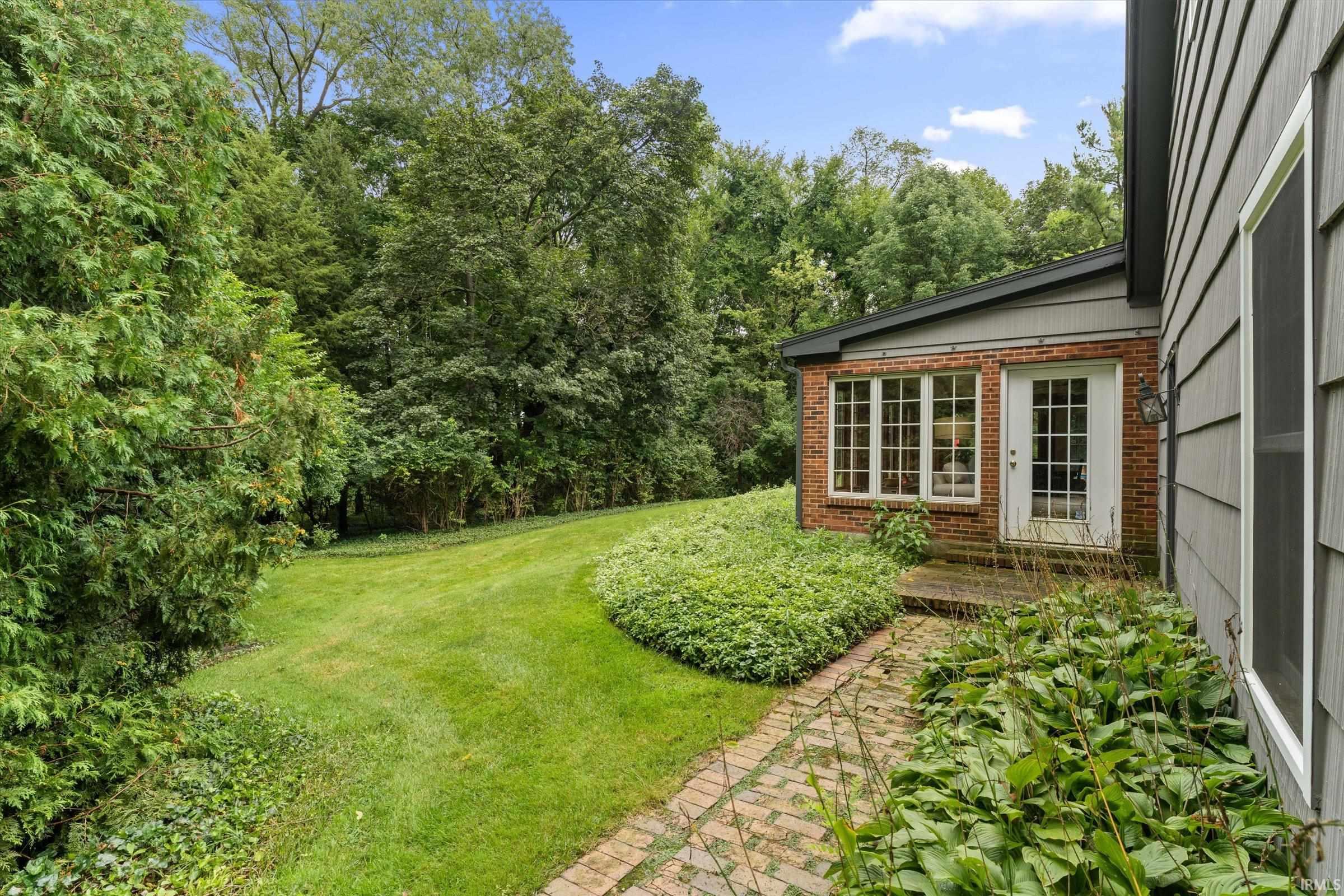 1441 Garland Circle South Bend IN 46614