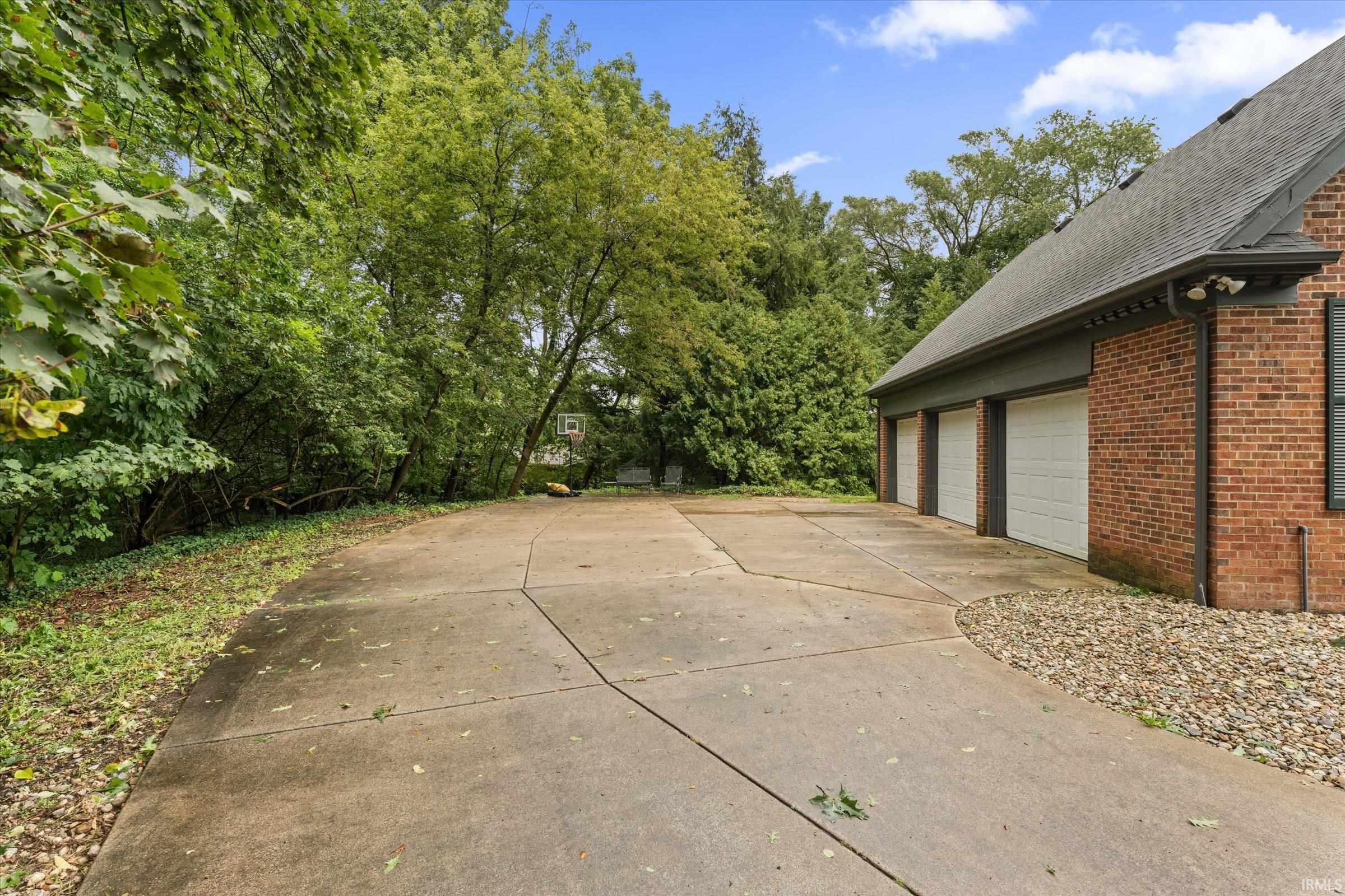 1441 Garland Circle South Bend IN 46614