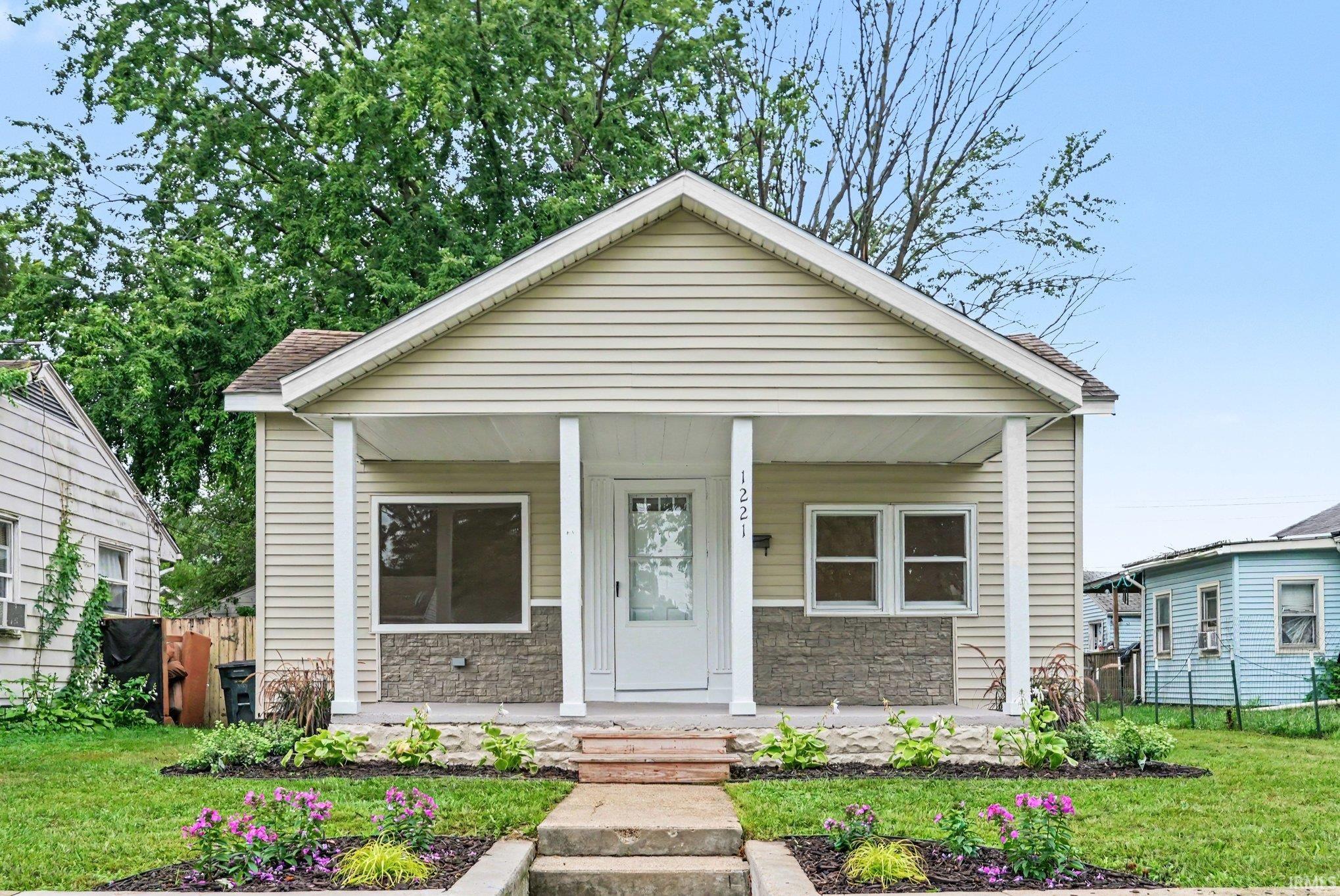 1221 S 32 Street South Bend IN 46615