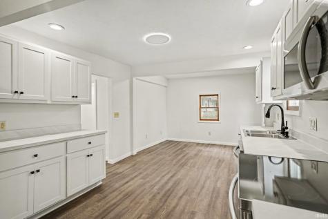 1221 S 32nd Street South Bend IN 46615