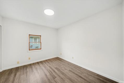 1221 S 32nd Street South Bend IN 46615