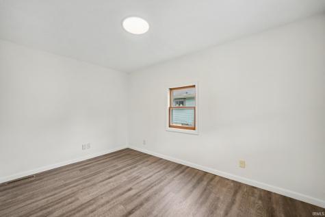 1221 S 32nd Street South Bend IN 46615