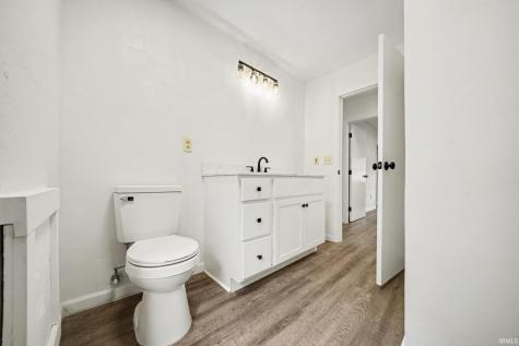 1221 S 32nd Street South Bend IN 46615