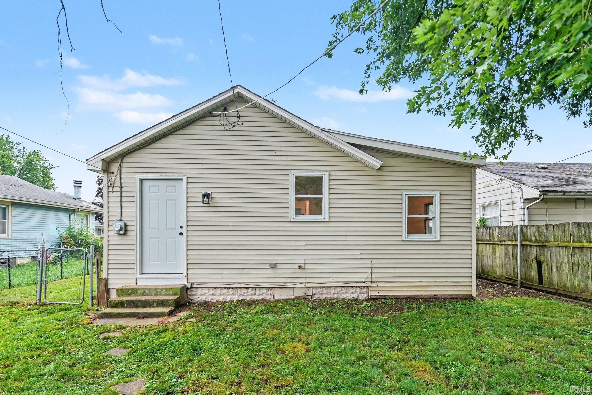 1221 S 32 Street South Bend IN 46615