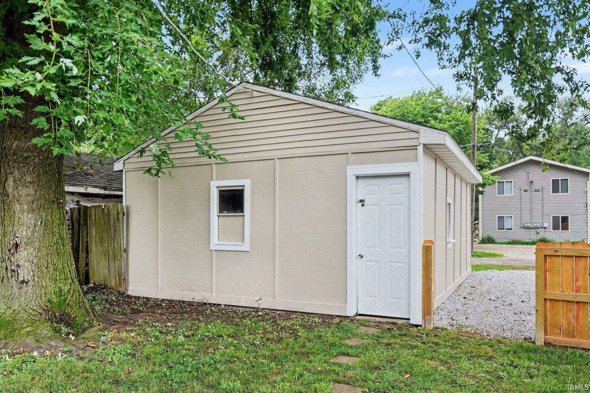1221 S 32 Street South Bend IN 46615