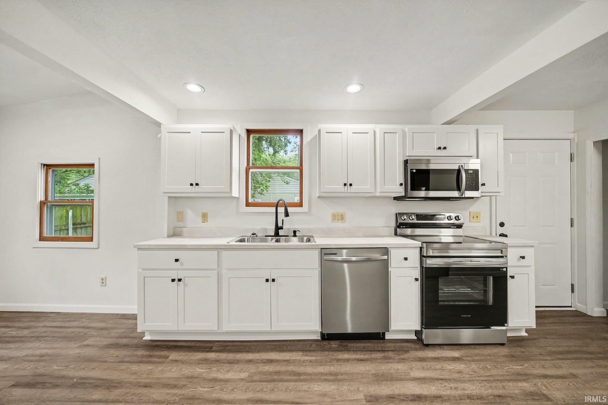 1221 S 32 Street South Bend IN 46615