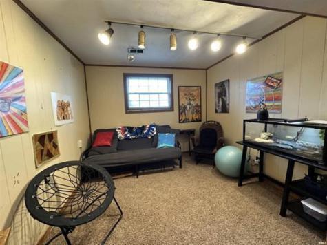 1890 Oak Street Linton IN 47441