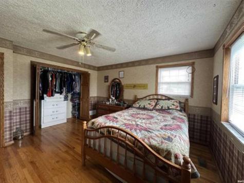 1890 Oak Street Linton IN 47441