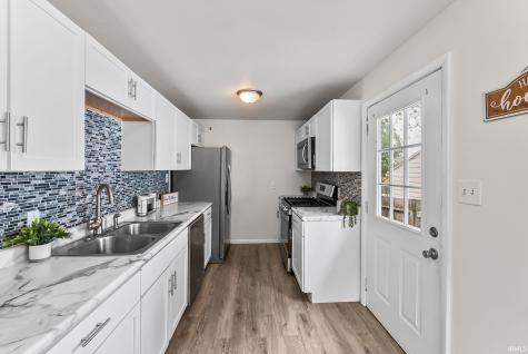 5704 S Calhoun Street Fort Wayne IN 46807