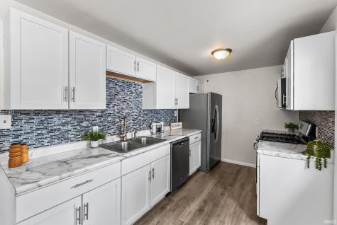 5704 S Calhoun Street Fort Wayne IN 46807