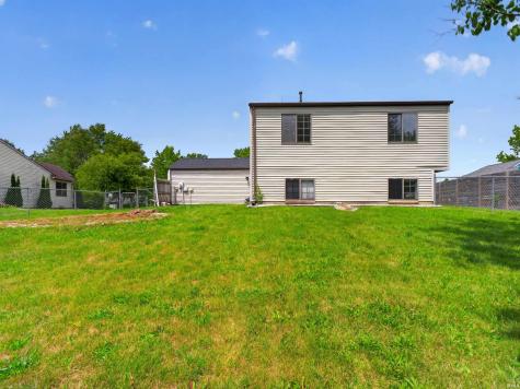 1805 Paveys Glen Run Fort Wayne IN 46804