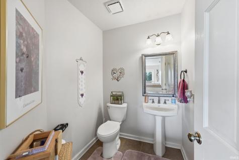 910 Calverton Court Fort Wayne IN 46825