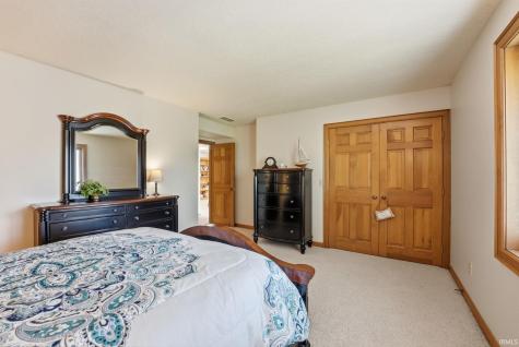 910 Calverton Court Fort Wayne IN 46825