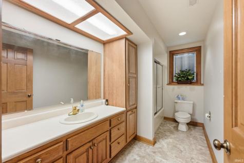 910 Calverton Court Fort Wayne IN 46825