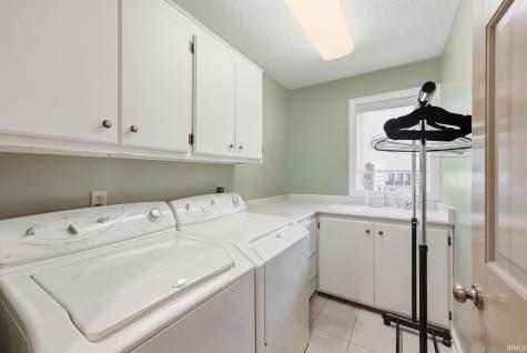 910 Calverton Court Fort Wayne IN 46825